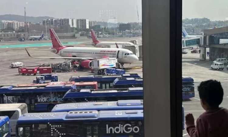  India: ಮತ್ತೆ ಏರ್‌ ಇಂಡಿಯಾ, ವಿಸ್ತಾರ ಸೇರಿ 85 ವಿಮಾನಗಳಿಗೆ ನಕಲಿ ಬಾಂಬ್‌ ಬೆದರಿಕೆ ಕರೆ