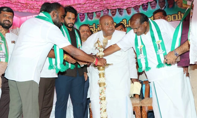 BY Election: ಜೆಡಿಎಸ್‌ ಸಭೆಯಲ್ಲೂ ಗುಟ್ಟಾಗಿಯೇ ಉಳಿದ ಎನ್‌ಡಿಎ ಅಭ್ಯರ್ಥಿ!