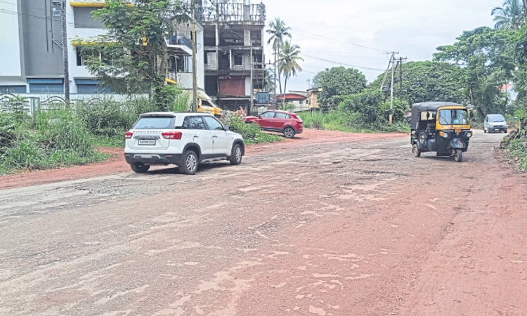 Katpadi: ವೈರಲ್‌ ಸಾಂಗ್‌ ಹುಟ್ಟಿದ ರಸ್ತೆ ಹೊಂಡಗಳಿಗೆ ಮುಕ್ತಿ ಯಾವಾಗ?