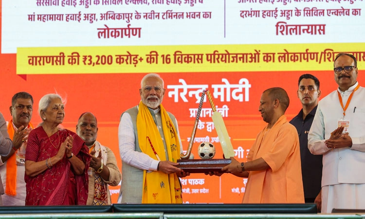 Foundation: ಕಾಶಿಯಲ್ಲಿ ದೀಪಾವಳಿ ಮುನ್ನ ಅಭಿವೃದ್ಧಿ ಹಬ್ಬ: ಪ್ರಧಾನಿ ನರೇಂದ್ರ ಮೋದಿ