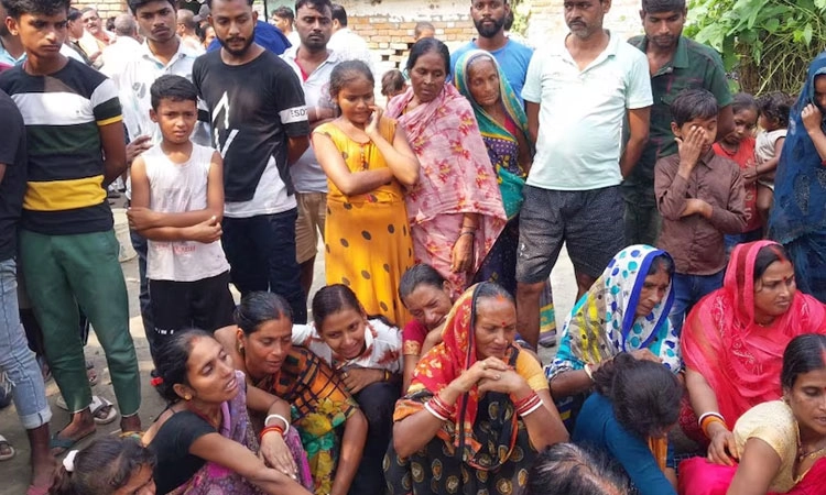 Bihar: ಕಳ್ಳಭಟ್ಟಿ ದುರಂತ; ಇಬ್ಬರ ಅಮಾನತು, 21 ಮಂದಿ ಬಂಧನ