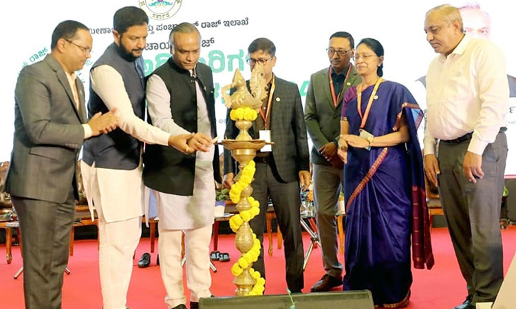 Panchayat Raj;10% ಸೇವೆಯನ್ನೂ ಜನರಿಗೆ ತಲುಪಿಸಲು ಸಾಧ್ಯವಾಗುತ್ತಿಲ್ಲ: ಪ್ರಿಯಾಂಕ್‌ ಬೇಸರ