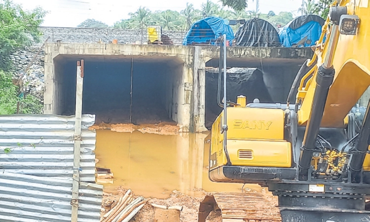 Mangaluru: ಮಹಾಕಾಳಿಪಡ್ಪು ರೈಲ್ವೇ ಕೆಳಸೇತುವೆ ಕಾಮಗಾರಿಗೆ ಗ್ರಹಣ!
