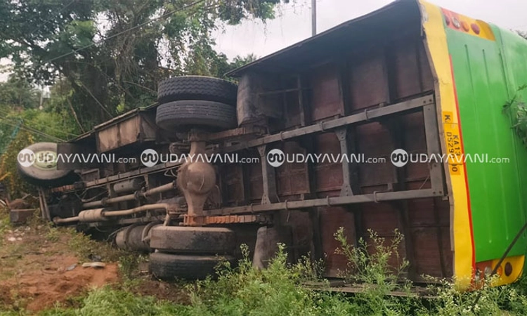 Shivamogga; ಚರಂಡಿಗೆ ಬಿದ್ದ ಸಿಟಿ ಬಸ್: ಹಲವು ಪ್ರಯಾಣಿಕರಿಗೆ ಗಾಯ