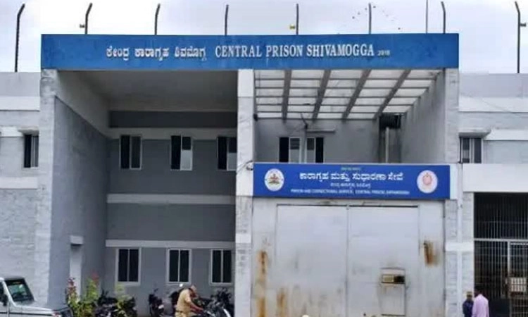 Shivamogga: ಜೈಲಿನಿಂದ ಮೊಬೈಲ್‌ ಬಳಸಿ ಪತ್ನಿಗೆ ಬೆದರಿಕೆ ಹಾಕಿದ ಕೈದಿ!