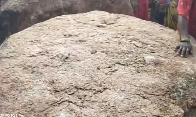 Raichur: ಜಮೀನಿನಲ್ಲಿ ಬೃಹತ್ ಬಂಡೆ ಉರುಳಿ ಮಕ್ಕಳು ಸೇರಿ ಮೂವರು ಸಾವು