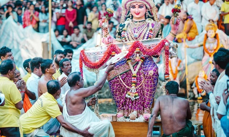 ‘Mangaluru Dasara’ ಸಂಪನ್ನ ; 9 ಕಿ.ಮೀ. ದೂರ ಸಾಗಿದ ಶೋಭಾಯಾತ್ರೆ