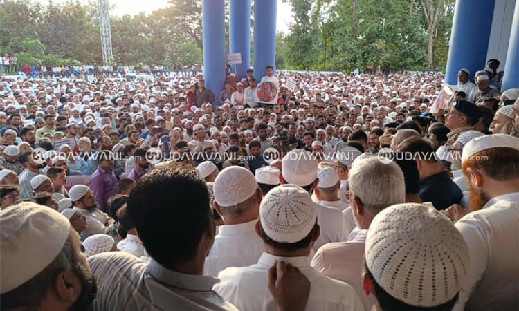 Bhatkal; ಯತಿ ನರಸಿಂಹಾನಂದ ವಿರುದ್ಧ ಕ್ರಮಕ್ಕೆ ಆಗ್ರಹಿಸಿ ಬೃಹತ್ ಪ್ರತಿಭಟನೆ