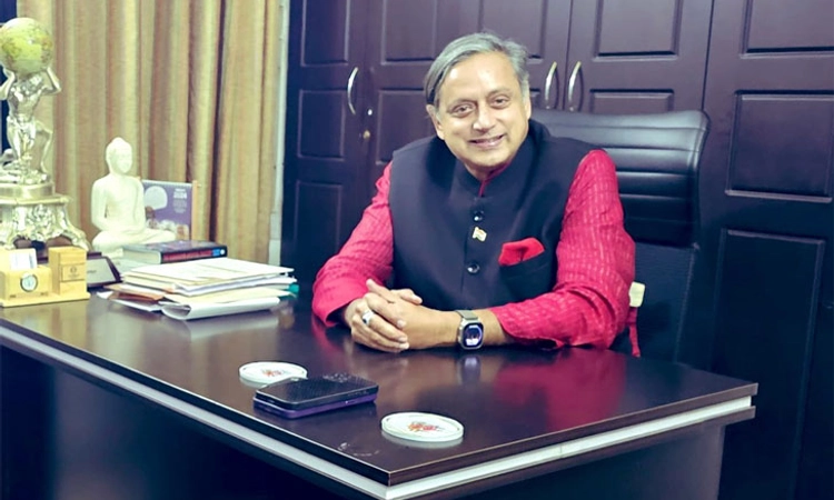 Modi ಮಾನನಷ್ಟ ಕೇಸ್‌: ತರೂರ್‌ ವಿಚಾರಣೆಗೆ ತಡೆಯಾಜ್ಞೆ 4 ವಾರ ವಿಸ್ತರಿಸಿದ ಸುಪ್ರೀಂ