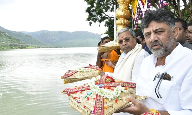 Bellary; ನಾರಿಹಳ್ಳ ಕಿರು ಜಲಾಶಯಕ್ಕೆ ಬಾಗಿನ ಅರ್ಪಿಸಿದ ಸಿಎಂ ಸಿದ್ದರಾಮಯ್ಯ
