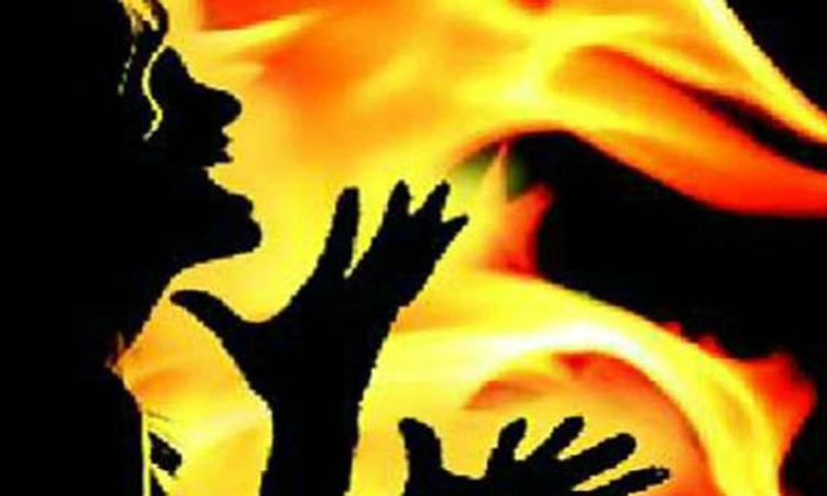Sullia: ಮಹಿಳೆಗೆ ಪೆಟ್ರೋಲ್‌ ಸುರಿದು ಬೆಂಕಿ ಹಚ್ಚಿದ!