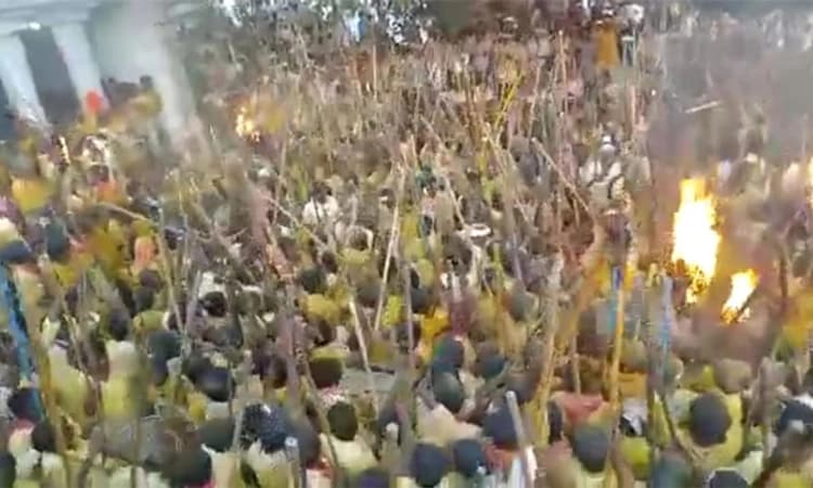 Siruguppa: ಬಡಿಗೆಗಳ ಜಾತ್ರೆ; 70 ಜನರಿಗೆ ಗಾಯ; ಇಬ್ಬರ ಸ್ಥಿತಿ ಗಂಭೀರ