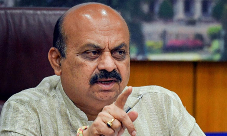 ಪೊಲೀಸ್ ಸ್ಟೇಶನ್ ಮೇಲೆ ದಾಳಿ ಮಾಡಿದರೆ ಪೊಲೀಸರು ಏನೂ ಮಾಡುವಂತಿಲ್ಲವೇ ? ಬೊಮ್ಮಾಯಿ‌ ಪ್ರಶ್ನೆ