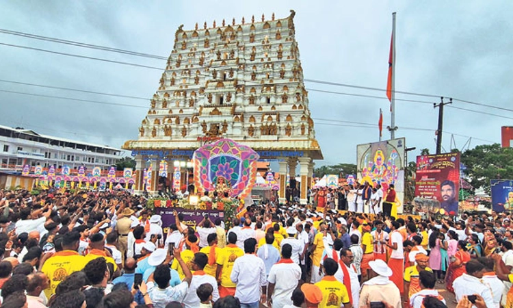 Udupi: ಉಚ್ಚಿಲ ದಸರಾ 2024; ಶಾರದೆ, ನವದುರ್ಗೆಯರ ಅದ್ದೂರಿ ಶೋಭಾಯಾತ್ರೆ