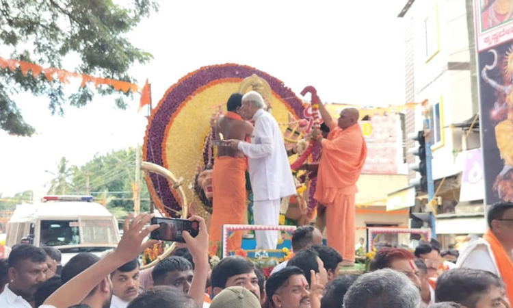 Davanagere: ದಸರಾ ಹಬ್ಬದ ಬೃಹತ್ ಶೋಭಾಯಾತ್ರೆ