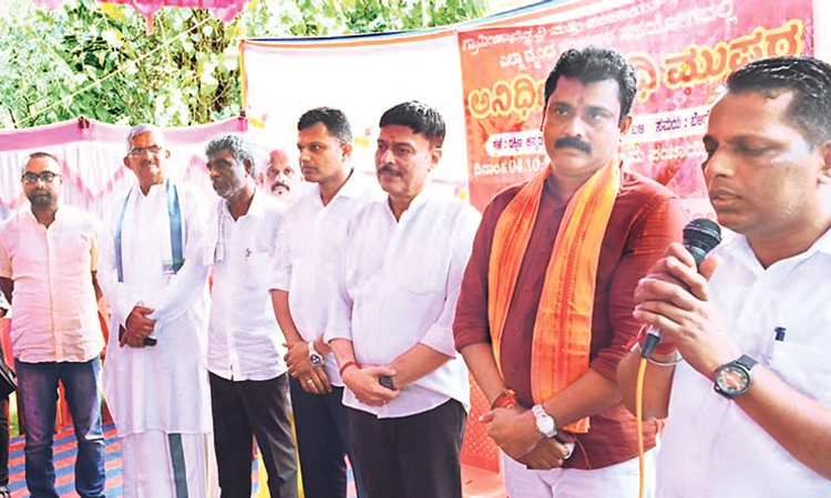 ಸಚಿವರ ಭರವಸೆ: ಮುಷ್ಕರ ಕೈಬಿಟ್ಟ ಗ್ರಾ. ಪಂ. ನೌಕರರು