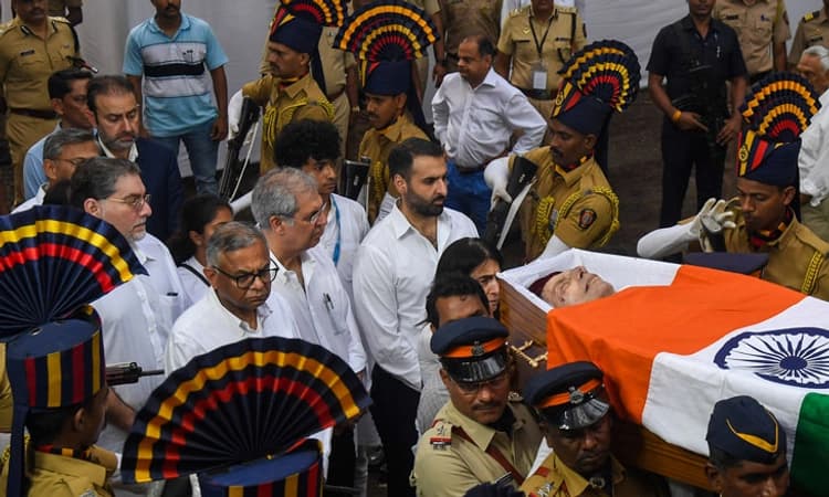 Ratan Tata; ಪಾರ್ಸಿ ಸಂಪ್ರದಾಯದಂತೆ ರತನ್ ಟಾಟಾ ಅಂತ್ಯಕ್ರಿಯೆ: ಸರ್ವ ಧರ್ಮ ಪ್ರಾರ್ಥನೆ