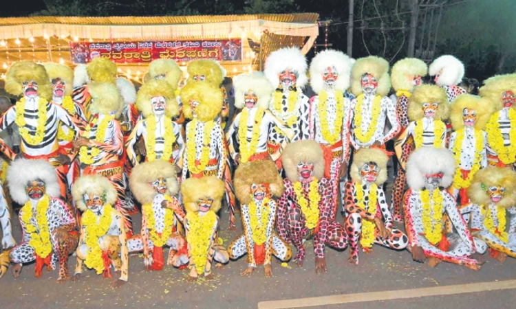Kateel: ಕಟೀಲಮ್ಮನ ಮಡಿಲಿನಲ್ಲಿ 2,000 ವೇಷಗಳ ನರ್ತನ