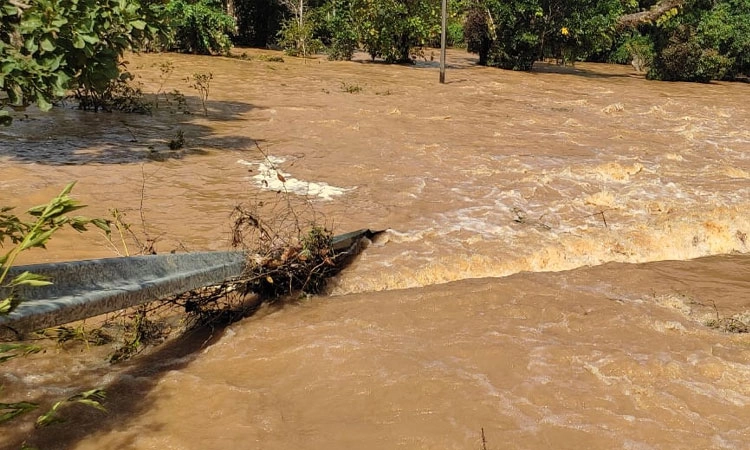 Anandapura: ವರುಣಾರ್ಭಟ: ಕೊಚ್ಚಿ ಹೋದ ಸೇತುವೆ: ಸಂಪರ್ಕ ಕಳೆದುಕೊಂಡ ಗ್ರಾಮಸ್ಥರು