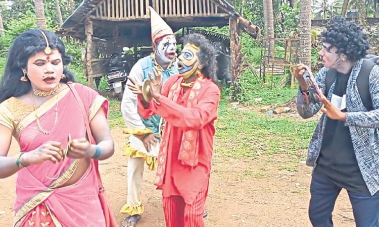 Belman: ಮಾರ್ನೆಮಿಗೆ ಜಕ್ಕ ಮದೀನಾ ರಂಗು!; ಚಿತ್ರವಿಚಿತ್ರ ದಿರಿಸು