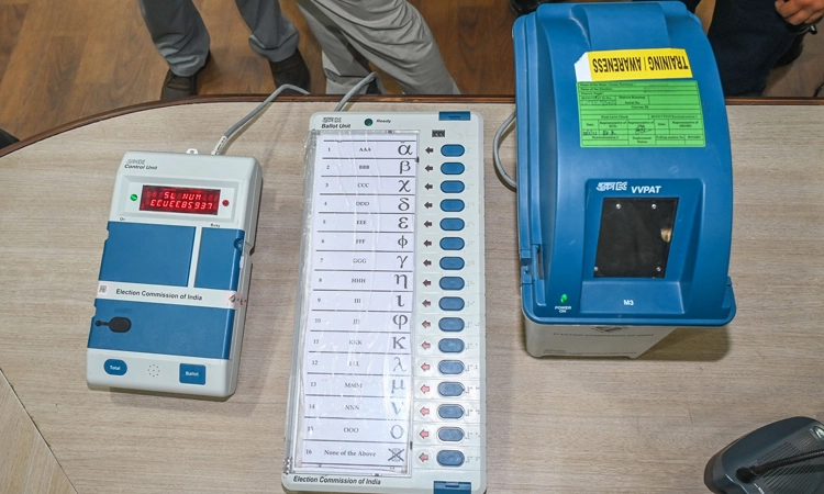 Election Result:  ಹರ್ಯಾಣದಲ್ಲಿ ಕಾಂಗ್ರೆಸ್ ಮುನ್ನಡೆ… ಕಾಶ್ಮೀರದಲ್ಲಿ ಭಾರೀ ಪೈಪೋಟಿ