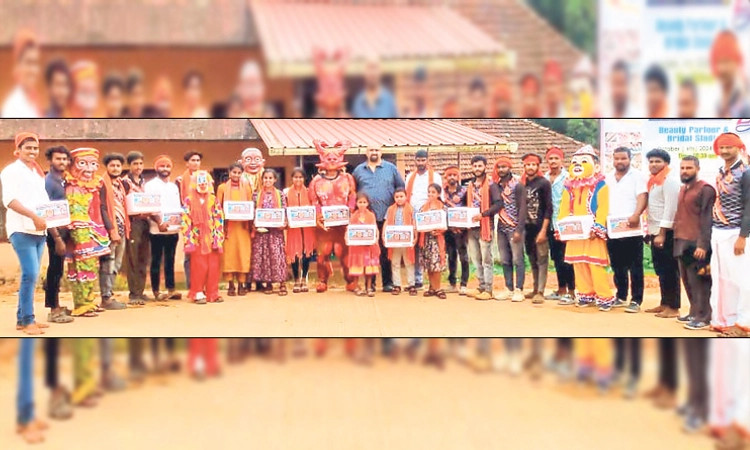 Kuppepadav: ಅಶಕ್ತರ ನೆರವಿಗೆ ವೇಷ ಹಾಕಿದ ಯುವಕರು