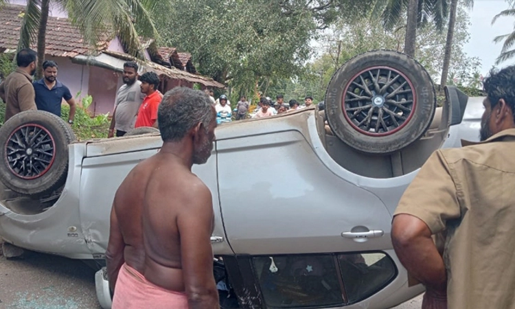 Malpe: ಚಾಲಕನ ನಿಯಂತ್ರಣ ತಪ್ಪಿ ಕಾರು ಪಲ್ಟಿ