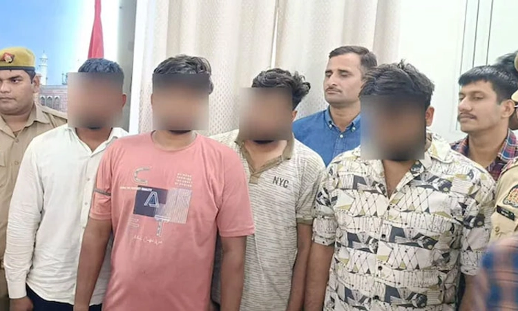 Agra: ಶಿಕ್ಷಕಿಯ ಆಕ್ಷೇಪಾರ್ಹ ವಿಡಿಯೋ ಹಂಚಿಕೊಂಡ ವಿದ್ಯಾರ್ಥಿಗಳು; ನಾಲ್ವರ ಬಂಧನ