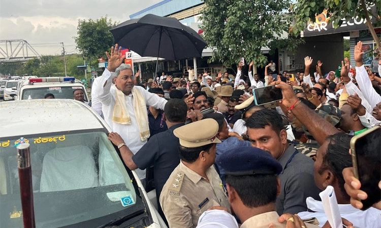 CM ಸಿದ್ದರಾಮಯ್ಯನವರಿಗೆ ಗಂಗಾವತಿಯಲ್ಲಿ ಅದ್ದೂರಿಯ ಸ್ವಾಗತ