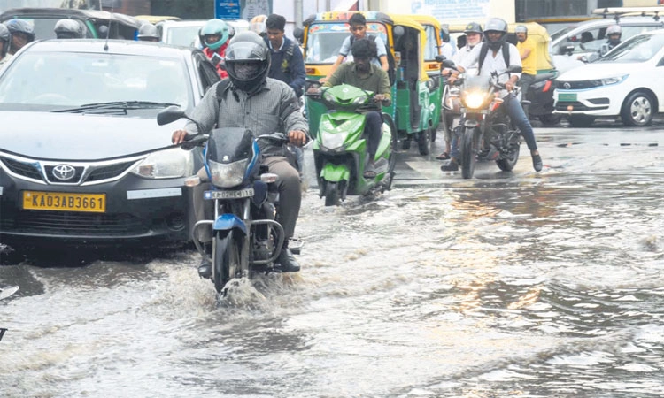 Bengaluru: ರಾಜಧಾನಿಯಲ್ಲಿ ತಿಂಗಳ ಬಳಿಕ ಮಳೆ