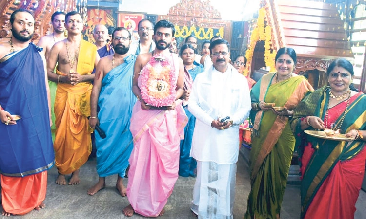 Udupi: ದೊಡ್ಡಣಗುಡ್ಡೆ ಶ್ರೀ ದುರ್ಗಾ ಆದಿಶಕ್ತಿ ಕ್ಷೇತ್ರ ನವರಾತ್ರಿ ಮಹೋತ್ಸವಕ್ಕೆ ಚಾಲನೆ