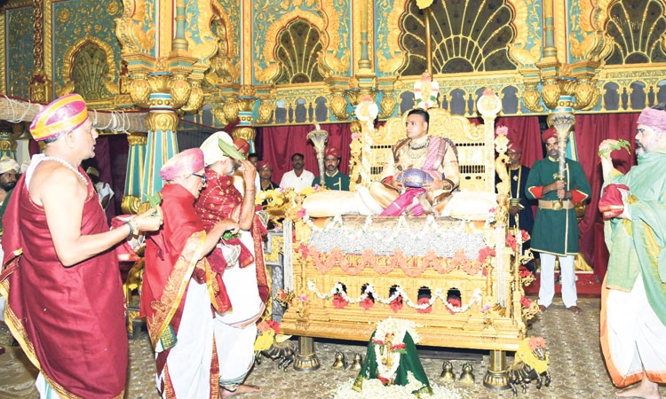 10ನೇ ಬಾರಿ ಖಾಸಗಿ ದರ್ಬಾರ್‌ ನಡೆಸಿದ ಯದುವೀರ್‌ ಒಡೆಯರ್‌