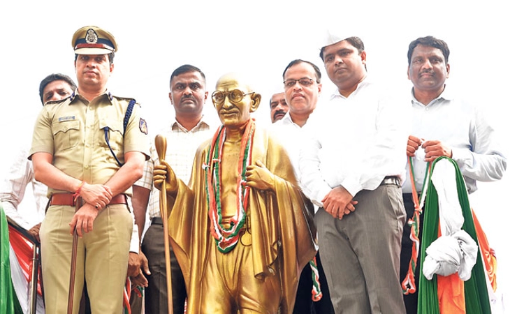 Mangaluru: ಅಹಿಂಸೆ, ಶಾಂತಿ ಬೋಧಿಸಿದ ಮಹಾಚೇತನ: ಡಿಸಿ ಮುಲ್ಲೈ ಮುಗಿಲನ್‌