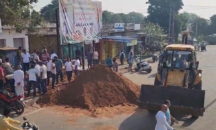 Muddebihal: ಗಾಂಧಿ ಜಯಂತಿಯಂದು ಪೊಲೀಸರಿಂದ ಮಾದರಿ ಕಾರ್ಯ