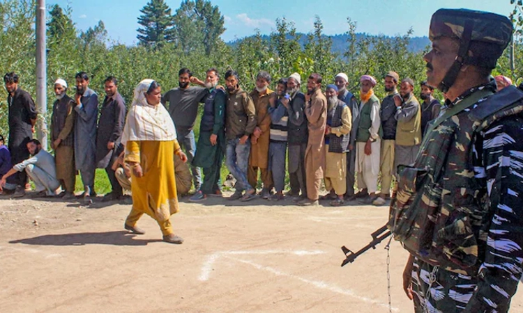 Jammu and Kashmir: ಬಿಗಿ ಭದ್ರತೆಯೊಂದಿಗೆ ಕೊನೆಯ ಹಂತದ ಮತದಾನ ಪ್ರಕ್ರಿಯೆ ಆರಂಭ