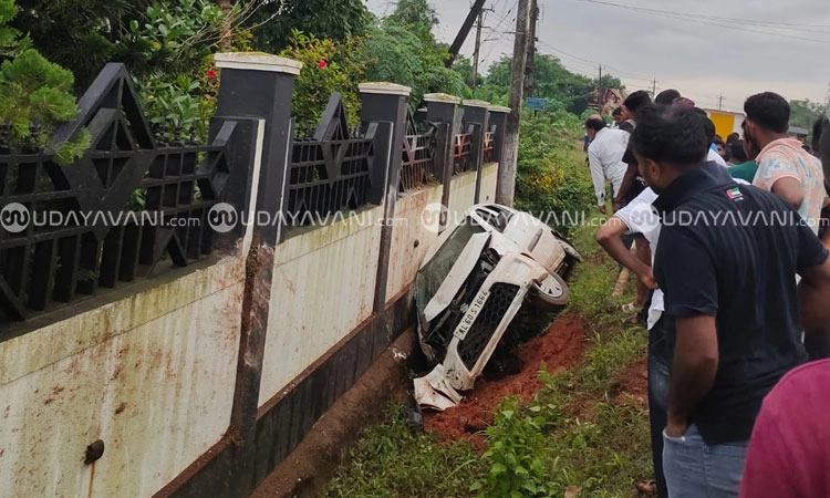 Bantwala: ಚಾಲಕನ ನಿಯಂತ್ರಣ ತಪ್ಪಿ ಚರಂಡಿಗೆ ಉರುಳಿದ ಕಾರು; ಮೂವರಿಗೆ ಗಾಯ