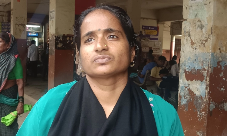 Dandeli: ಬಸ್ ನಿಲ್ದಾಣದಲ್ಲಿ ತಂಗಿರುವ ಒಂಟಿ ಮಹಿಳೆ… ವಾರಿಸುದಾರರ ಪತ್ತೆಗೆ ಮನವಿ