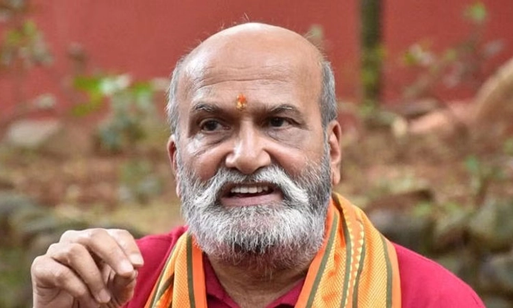 Hubli; ಕೋರ್ಟ್ ಆದೇಶಕ್ಕೆ ತಲೆಬಾಗಿ ಸಿದ್ದರಾಮಯ್ಯ ರಾಜೀನಾಮೆ ನೀಡಲಿ: ಪ್ರಮೋದ ಮುತಾಲಿಕ್