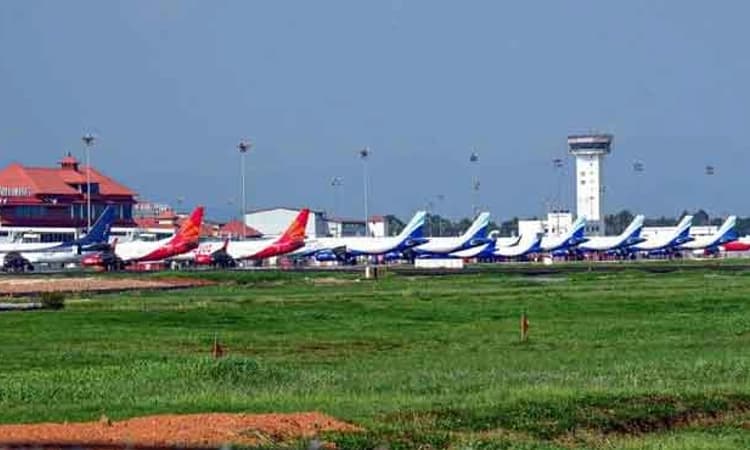 ಶ್ರೀಲಂಕಾದ 120ಕ್ಕೂ ಅಧಿಕ ವಿಮಾನಗಳು ಕೇರಳದಲ್ಲಿ ತುರ್ತು ಲ್ಯಾಂಡಿಂಗ್: ಸಚಿವರ ಶ್ಲಾಘನೆ