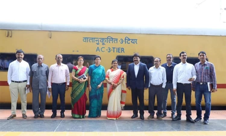 ಶ್ರಾವಣದ ಕೊನೆಯ ವಾರದಲ್ಲಿ ರಾಜ್ಯದಿಂದ ಕಾಶಿಗೆ ಭಾರತ್‌ ಗೌರವ್‌ ರೈಲು: ಸಚಿವೆ ಜೊಲ್ಲೆ