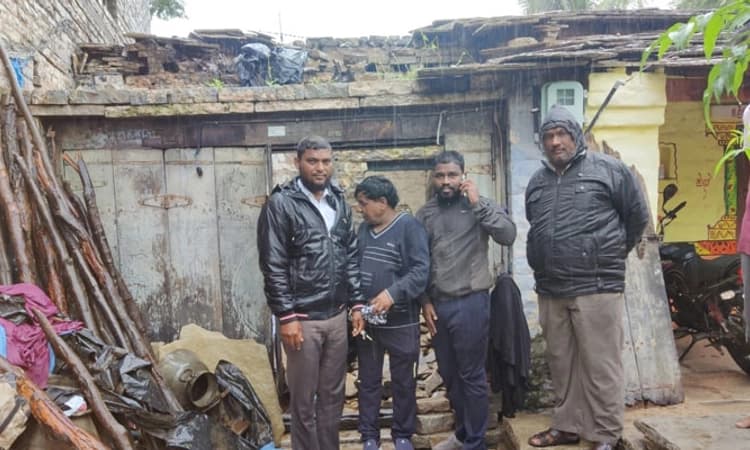 ಚಿತ್ತಾಪುರ: ಮಳೆಗೆ ಮನೆ ಕುಸಿದು ಮಹಿಳೆ ಸಾವು