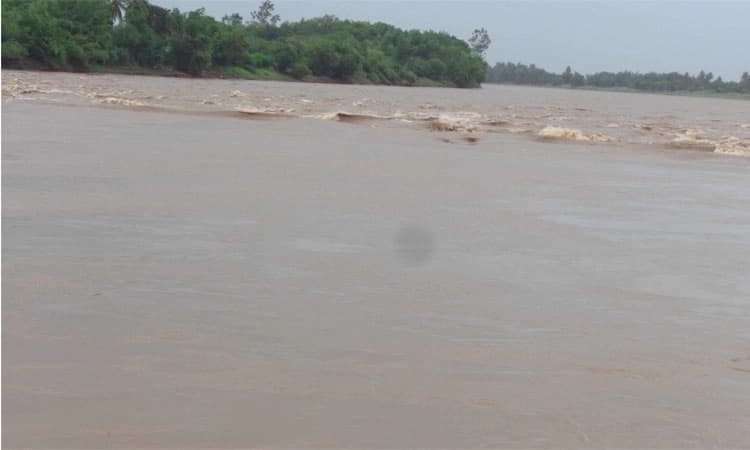 ಕೃಷ್ಣೆಗೆ ಹರಿದು ಬಂದ ಅಪಾರ ಪ್ರಮಾಣದ ನೀರು