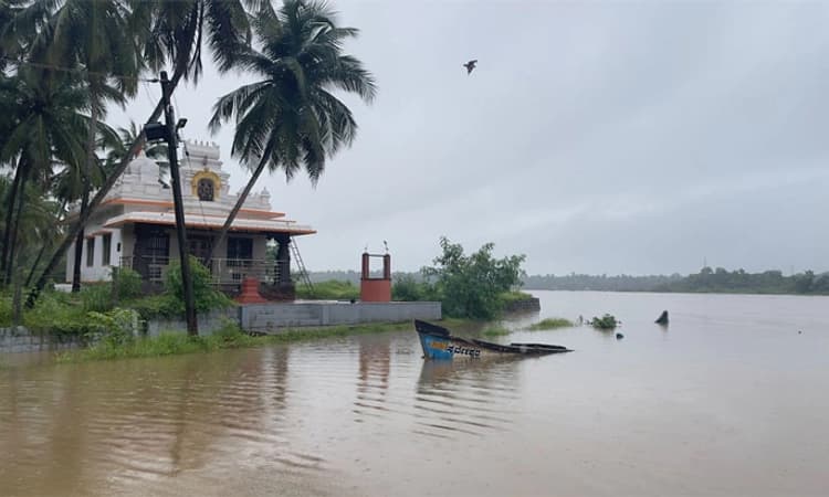 ಉಡುಪಿ:ಕಲ್ಯಾಣಪುರ ಕುದ್ರು ಪ್ರದೇಶದಲ್ಲಿ ಹಲವೆಡೆ ಜಲಾವೃತ