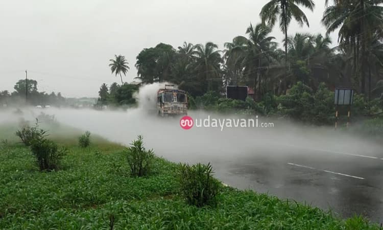 ಕಾಪು: ಹೆದ್ದಾರಿಯಲ್ಲಿ ಟ್ಯಾಂಕರ್‌ನಿಂದ ಲಿಕ್ವಿಡ್‌ ಸೋರಿಕೆ; ಸ್ಥಳೀಯರಲ್ಲಿ ಆತಂಕ