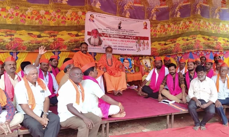 ಹುಮನಾಬಾದ್ : ಬೇಡ ಜಂಗಮರ ಹೋರಾಟಕ್ಕೆ ರಾಜ್ಯ ಸರ್ಕಾರ ಕೂಡಲೇ ಸ್ಪಂದಿಸಲಿ