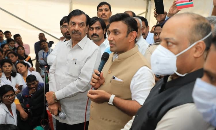 ಗುತ್ತಿಗೆ – ಹೊರಗುತ್ತಿಗೆ ನೌಕರರ ವೇತನ ಪರಿಷ್ಕರಣೆಗೆ ಪ್ರಯತ್ನ : ಸಚಿವ ಡಾ.ಕೆ.ಸುಧಾಕರ್‌