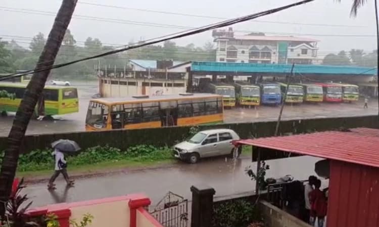 ಉತ್ತರ ಕನ್ನಡದಲ್ಲಿ ಭಾರೀ ಮಳೆ: ಗುರುವಾರವೂ ಶಾಲಾ ಕಾಲೇಜಿಗೆ ರಜೆ ಘೋಷಣೆ