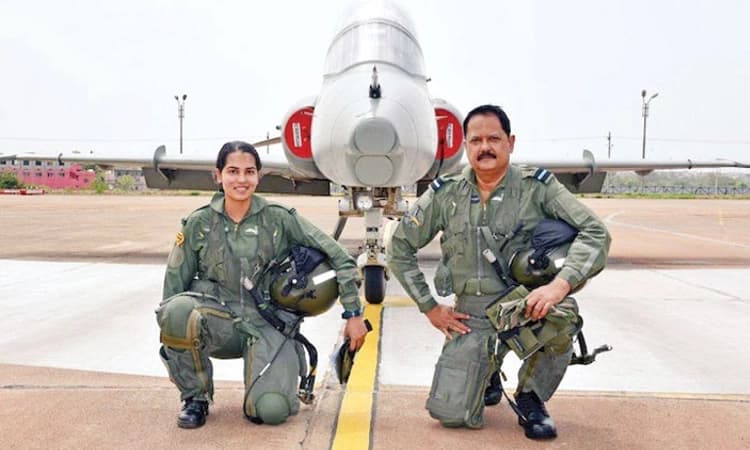 ಭಾರತೀಯ ವಾಯುಪಡೆಯಲ್ಲಿ ಮೊದಲನೇ ಬಾರಿಗೆ ಅಪ್ಪ-ಮಗಳ ಸಾಧನೆ