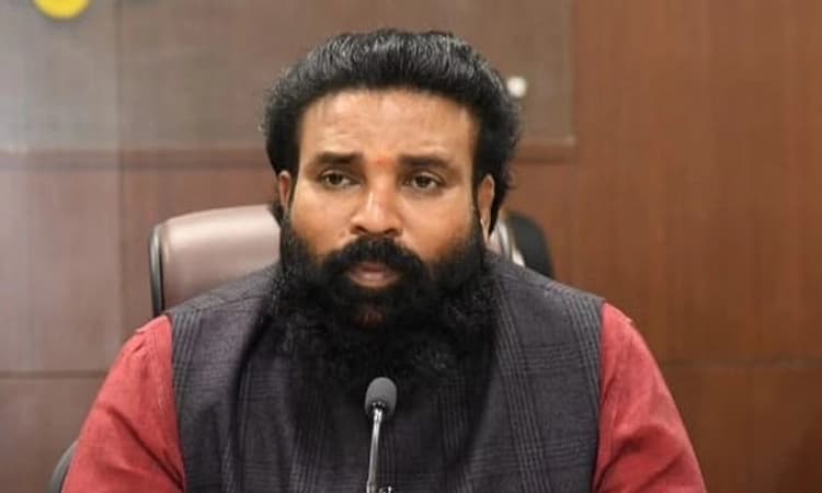 ಕಾಂಗ್ರೆಸ್ ನಲ್ಲಿ ಕುರ್ಚಿಗಾಗಿ ಇಬ್ಬರು ನಾಯಕರ ಪೈಪೋಟಿ : ಸಚಿವ ಬಿ ಶ್ರೀರಾಮುಲು ಲೇವಡಿ