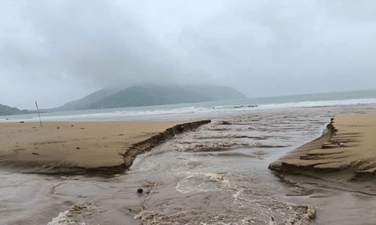 ಉತ್ತರ ಕನ್ನಡ ಭಾರೀ ಮಳೆ: ಶಾಲಾ‌ ಕಾಲೇಜಿಗೆ ರಜೆ ಘೊಷಣೆ